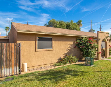 2612 E Lemon Street - Photo Thumbnail 2