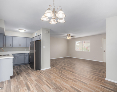 2612 E Lemon Street - Photo Thumbnail 8