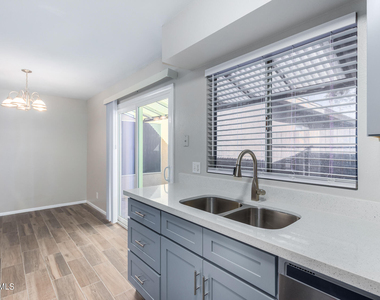 2612 E Lemon Street - Photo Thumbnail 9