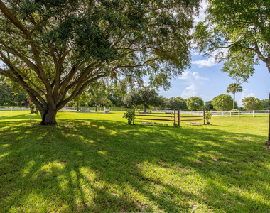 844 Arabian Drive - Photo Thumbnail 5