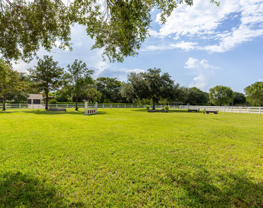 844 Arabian Drive - Photo Thumbnail 6