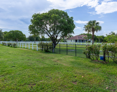 844 Arabian Drive - Photo Thumbnail 14