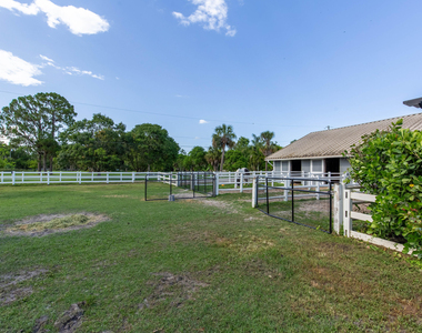 844 Arabian Drive - Photo Thumbnail 15