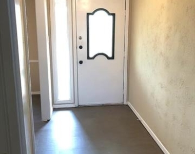 613 Trail View Lane - Photo Thumbnail 2