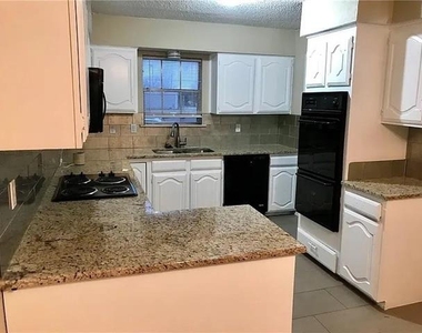 613 Trail View Lane - Photo Thumbnail 7
