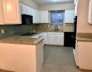 613 Trail View Lane - Photo Thumbnail 5