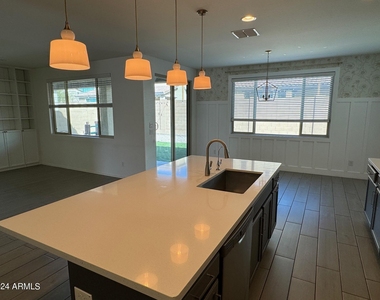 21080 W Almeria Road - Photo Thumbnail 3