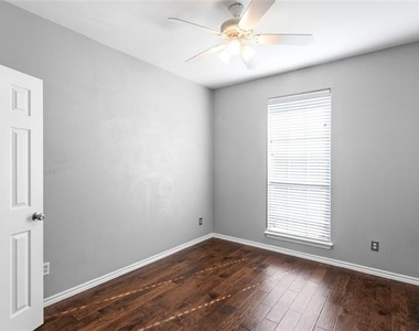 504 Connemara Court - Photo Thumbnail 33