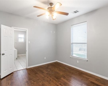 504 Connemara Court - Photo Thumbnail 36