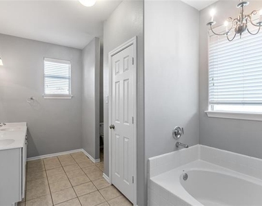 504 Connemara Court - Photo Thumbnail 15