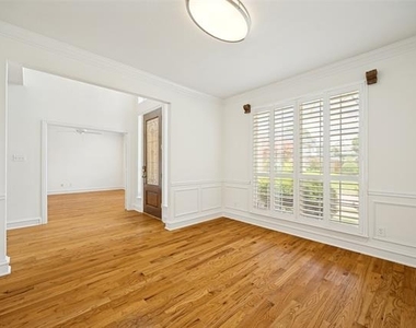 7805 San Isabel Drive - Photo Thumbnail 4