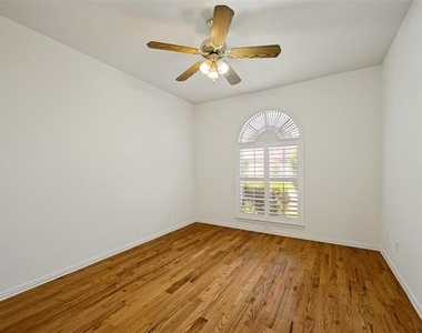 7805 San Isabel Drive - Photo Thumbnail 15
