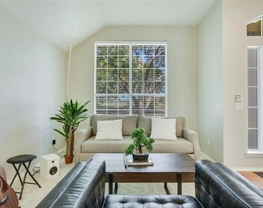 4402 Ruth Borchardt Drive - Photo Thumbnail 6
