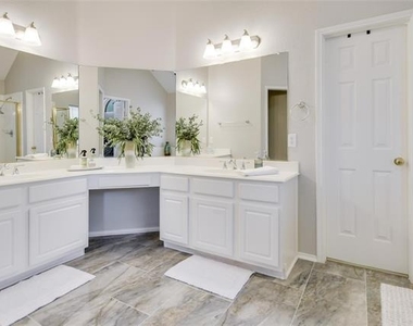 4402 Ruth Borchardt Drive - Photo Thumbnail 17