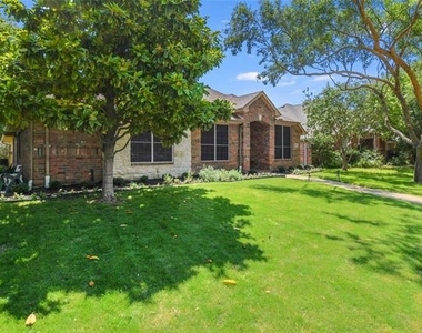 4402 Ruth Borchardt Drive - Photo Thumbnail 3