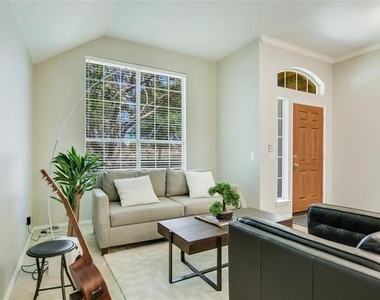 4402 Ruth Borchardt Drive - Photo Thumbnail 5