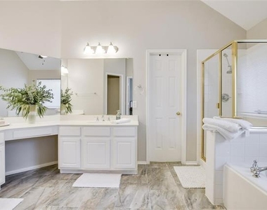 4402 Ruth Borchardt Drive - Photo Thumbnail 16