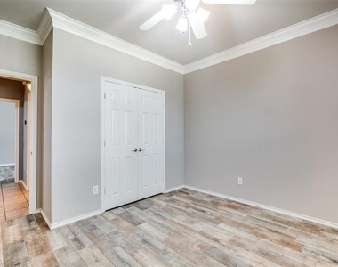 3208 Serpis - Photo Thumbnail 10