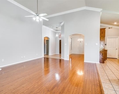 3208 Serpis - Photo Thumbnail 9