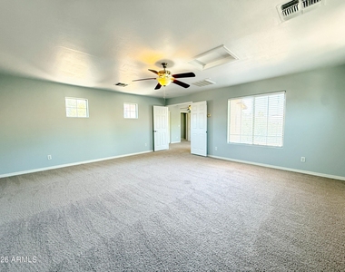 3998 W Roundabout Circle - Photo Thumbnail 20