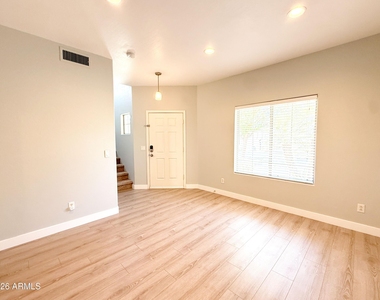 3998 W Roundabout Circle - Photo Thumbnail 4