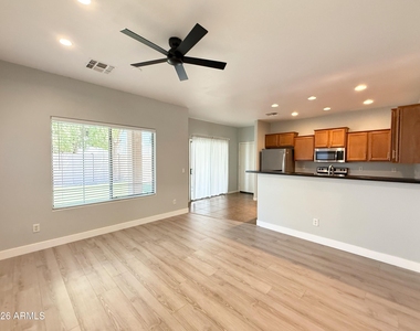 3998 W Roundabout Circle - Photo Thumbnail 8
