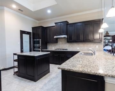 2956 Salina Drive - Photo Thumbnail 5
