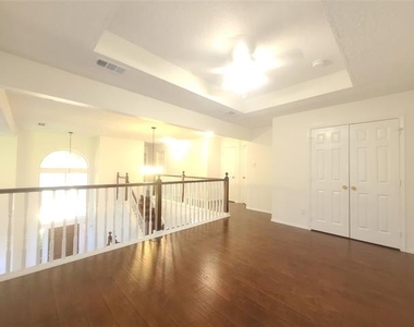 2217 Sky Harbor Drive - Photo Thumbnail 6