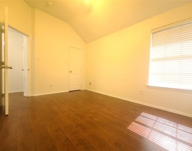2217 Sky Harbor Drive - Photo Thumbnail 11