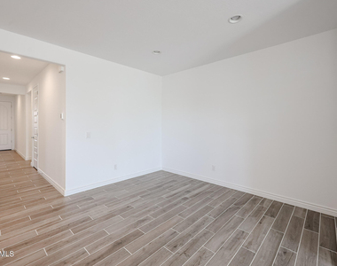 17064 W Briles Road - Photo Thumbnail 4