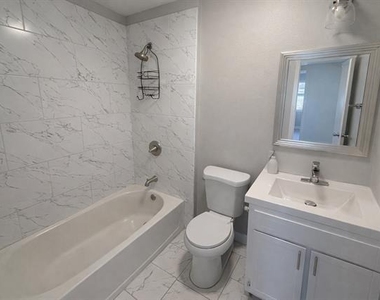 430 E Parnell Street - Photo Thumbnail 9