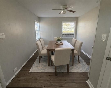 430 E Parnell Street - Photo Thumbnail 2
