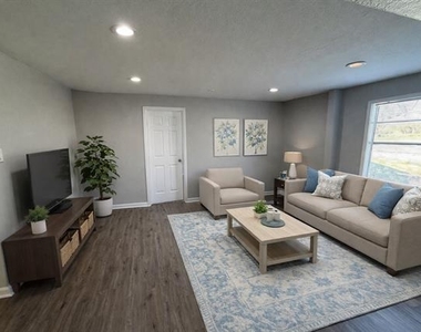 430 E Parnell Street - Photo Thumbnail 4