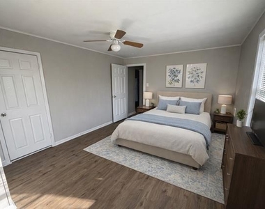 430 E Parnell Street - Photo Thumbnail 10