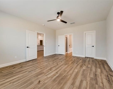 800 Jackel Drive - Photo Thumbnail 15