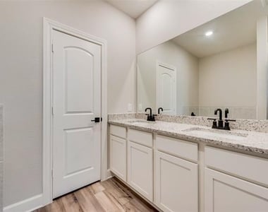 800 Jackel Drive - Photo Thumbnail 17
