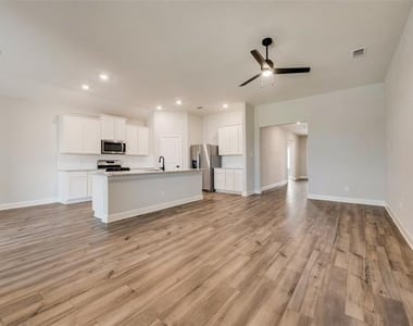 800 Jackel Drive - Photo Thumbnail 4