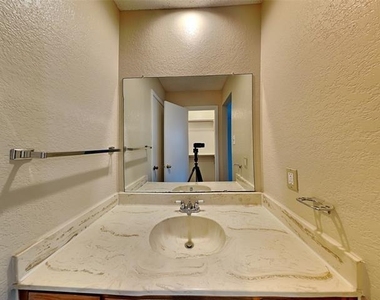 836 White Rock Street - Photo Thumbnail 8