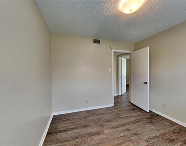836 White Rock Street - Photo Thumbnail 10