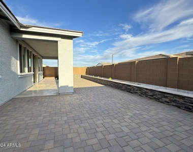 14241 W Soft Wind Drive - Photo Thumbnail 21