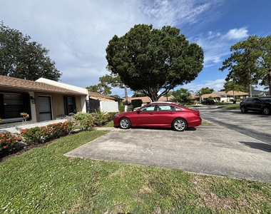 6132 Fairfield Circle - Photo Thumbnail 7