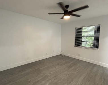 6132 Fairfield Circle - Photo Thumbnail 18