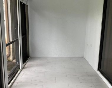 6132 Fairfield Circle - Photo Thumbnail 2