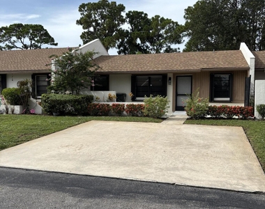 6132 Fairfield Circle - Photo Thumbnail 13