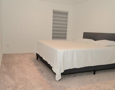 502 Virginia Way - Photo Thumbnail 7
