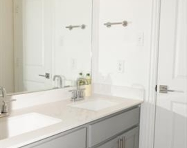 502 Virginia Way - Photo Thumbnail 8