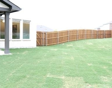 502 Virginia Way - Photo Thumbnail 2
