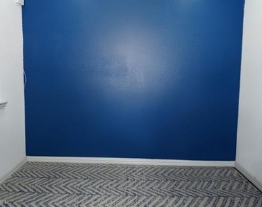 502 Virginia Way - Photo Thumbnail 9