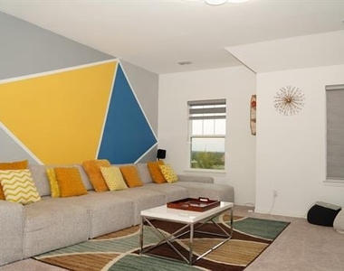 502 Virginia Way - Photo Thumbnail 5
