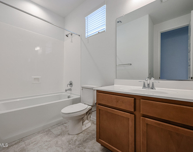 8752 W Medlock Drive - Photo Thumbnail 40